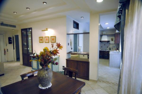 In Rome in an elegant apartment for 4 people, Deluxe with Jacuzzi, Rome